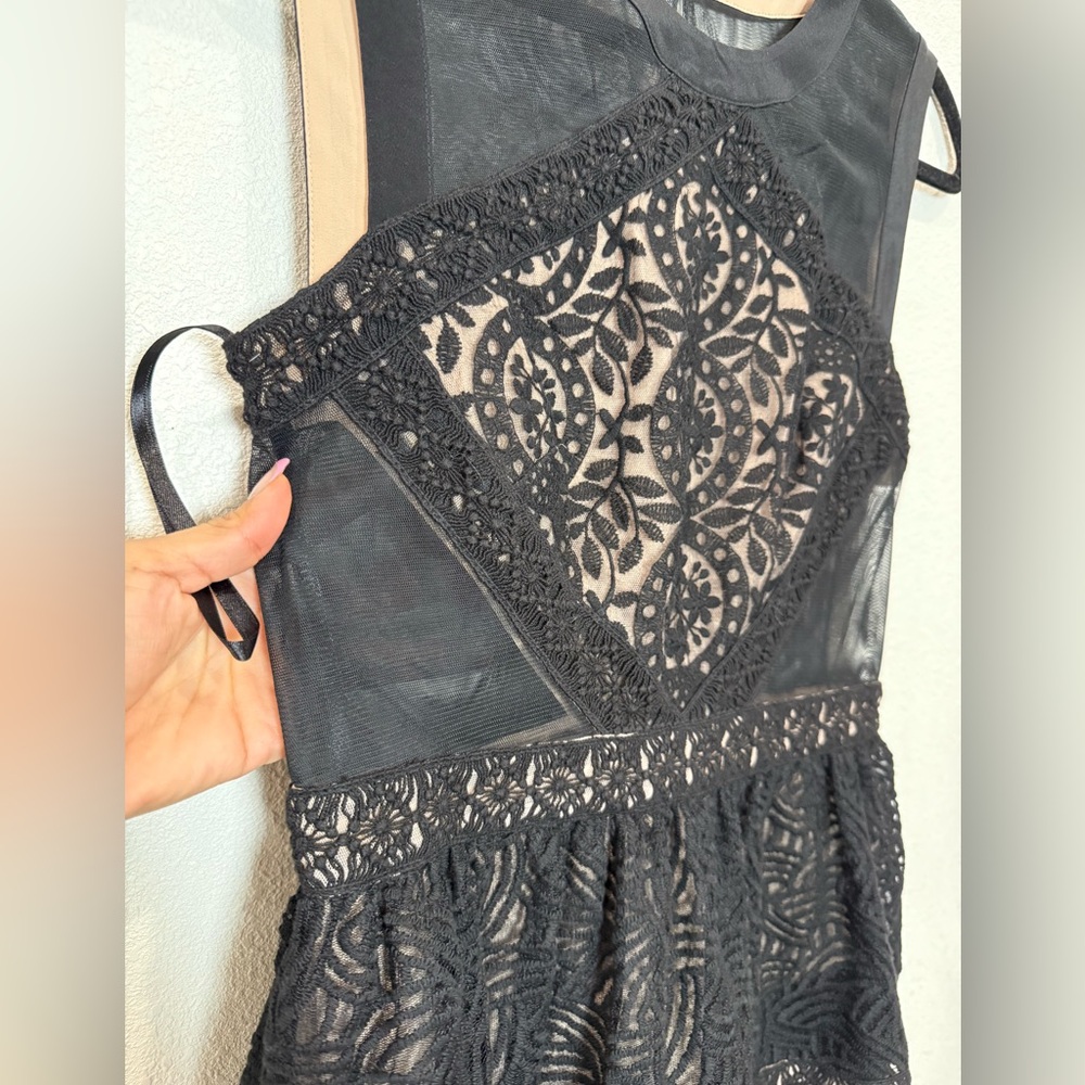 BCBG MAXAZRIA “Joselyn” Black Lace Mesh Cocktail Dress Size 6 NWT $368 - Picture 4 of 15